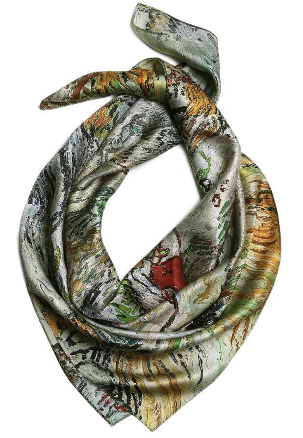 China Custom Lady Silk Scarf Supplier